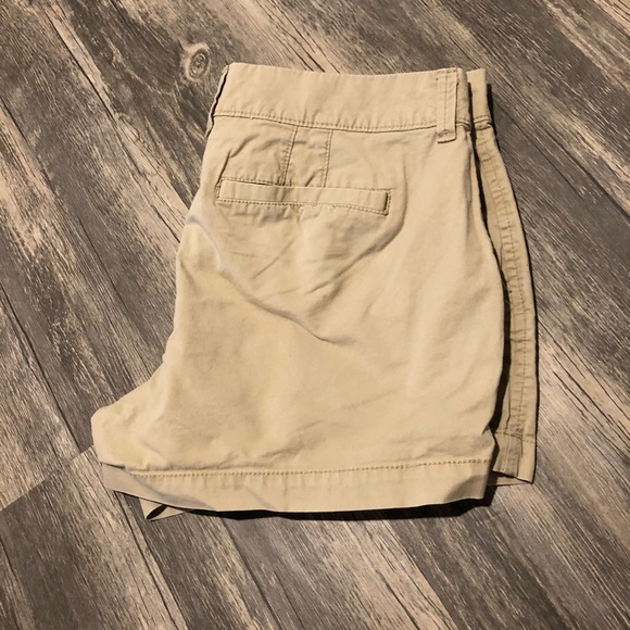 Old Navy Khaki Shorts - Picture 3 of 4